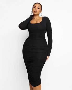 Robe moulante à fronces lisses