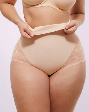 Culotte taille haute en dentelle transparente Bare Essentials™ MeshSmooth™