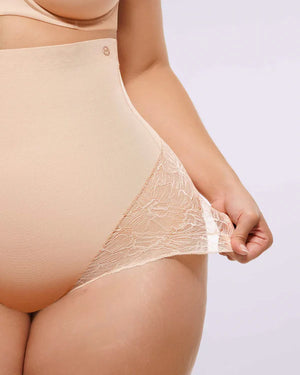 Culotte taille haute en dentelle transparente Bare Essentials™ MeshSmooth™