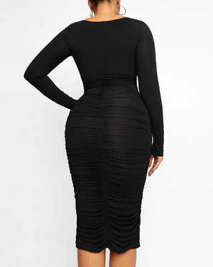 Robe moulante à fronces lisses